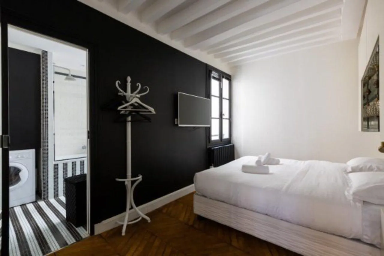 Bauhaus Magic In The Marais *